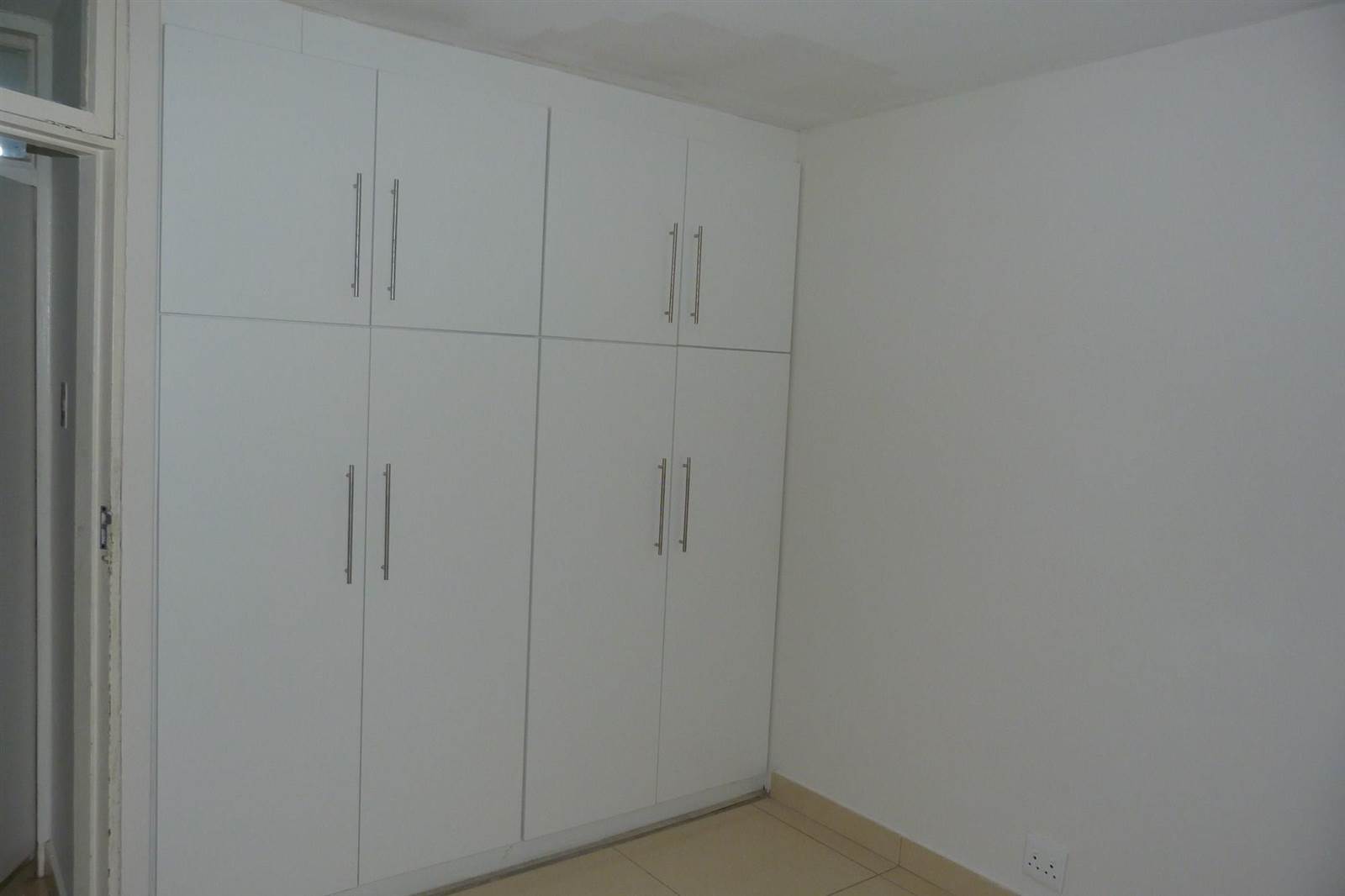 1.5 Bed Apartment in Overport photo number 8