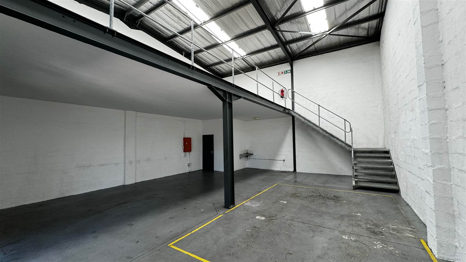 180  m² Industrial space in Cornubia photo number 8