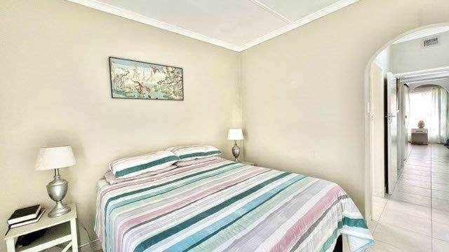 2 Bed Townhouse in Uvongo photo number 25