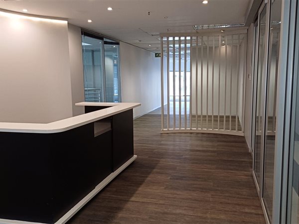 1 524  m² Commercial space