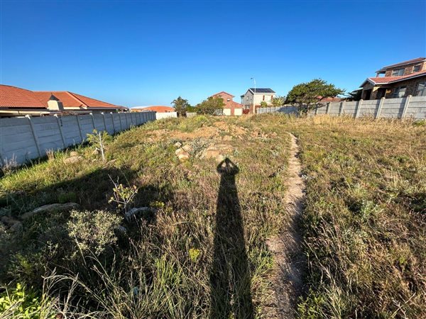 700 m² Land available in Wavecrest