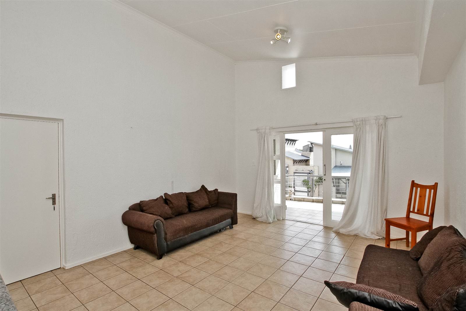 2 Bed Apartment in Morningside photo number 6