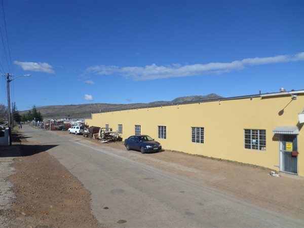 2724  m² Commercial space