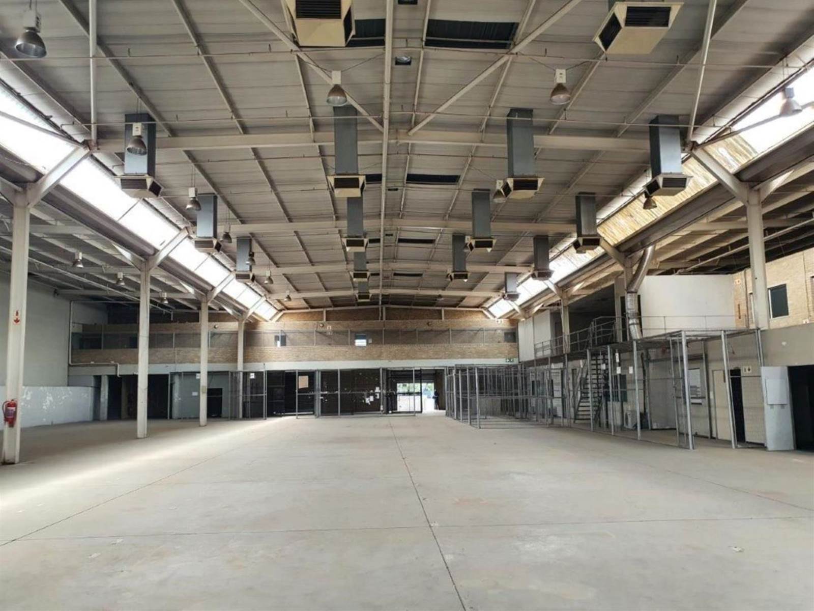 5000  m² Industrial space in Vorna Valley photo number 1