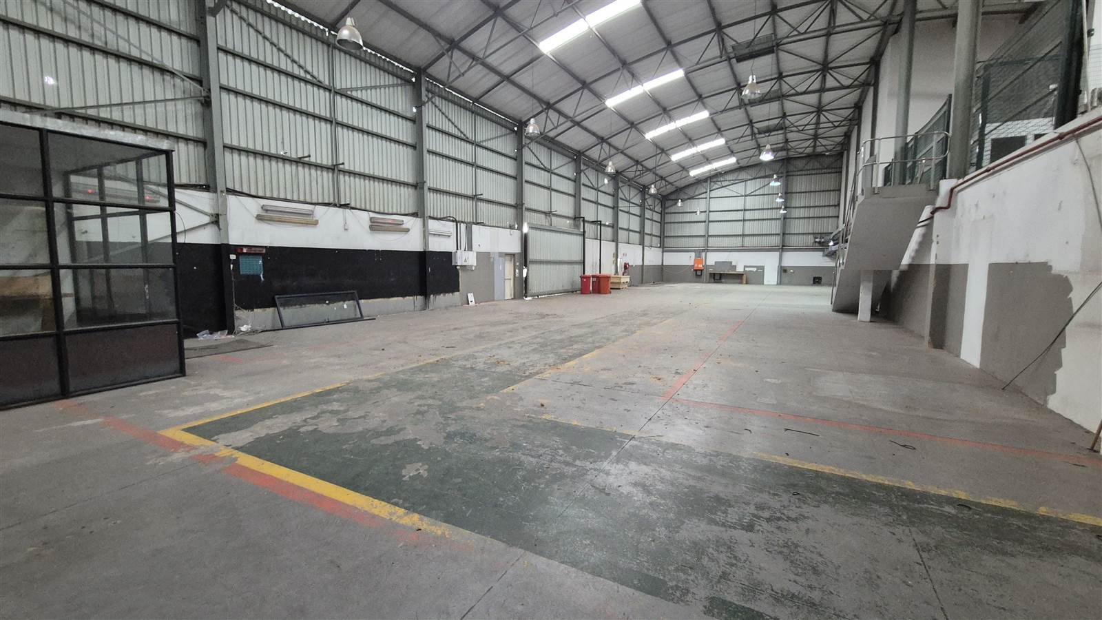 1652  m² Industrial space in Lanseria and surrounds photo number 4