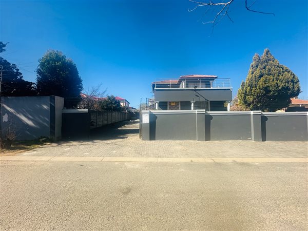 3 Bedroom House 3 Bedroom House