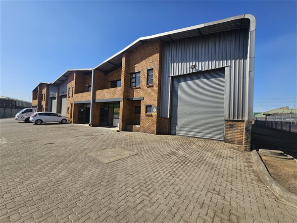 343  m² Industrial space