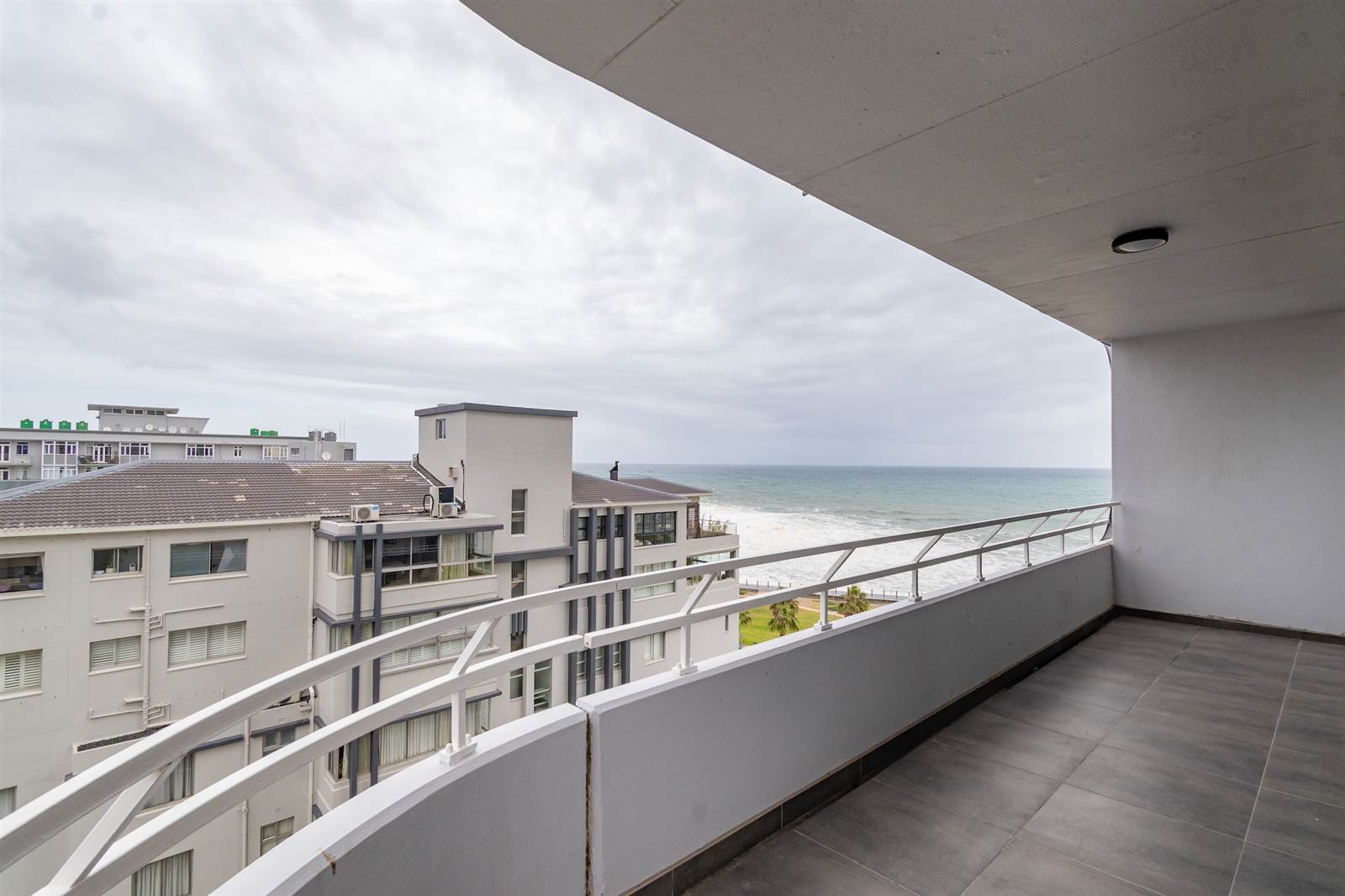 3 Bed Apartment in Sea Point photo number 12