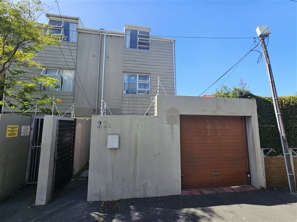 4 Bedroom Townhouse 4 Bedroom Townhouse