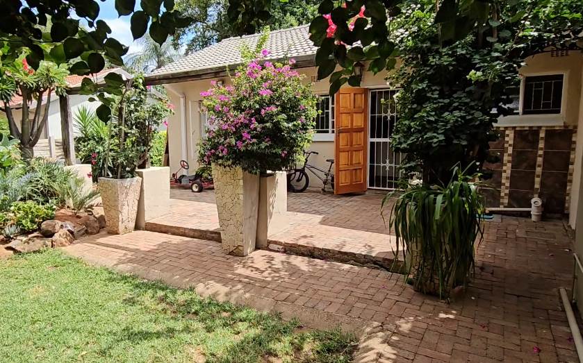 4 Bed House in Parktown Estate photo number 1
