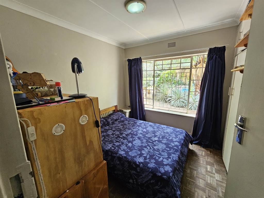 4 Bed House in Parktown Estate photo number 15