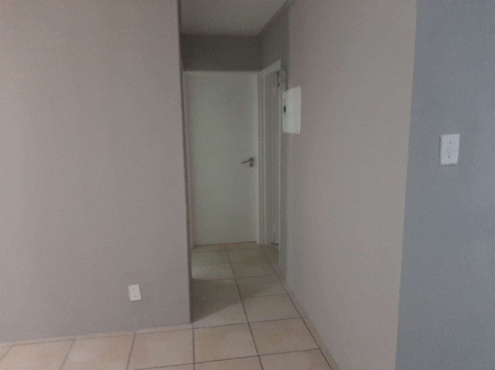 2 Bed Apartment in Randburg Central photo number 9