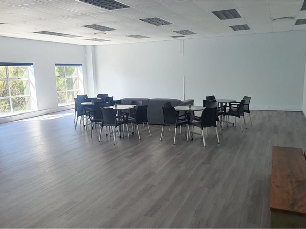 300  m² Commercial space in Fairview