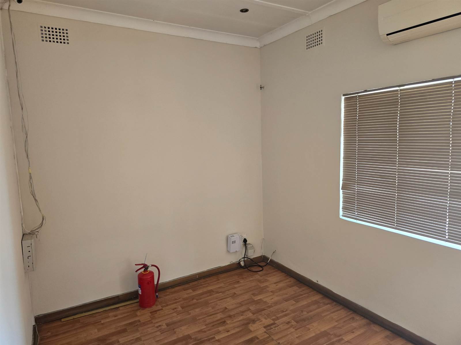 120  m² Office Space in Rustenburg Central photo number 8