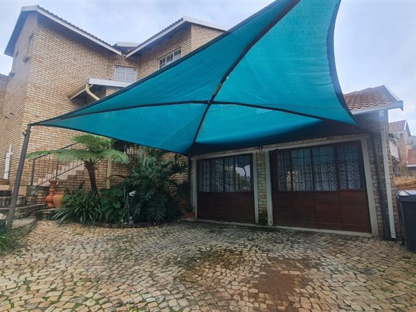4 Bedroom Townhouse 4 Bedroom Townhouse
