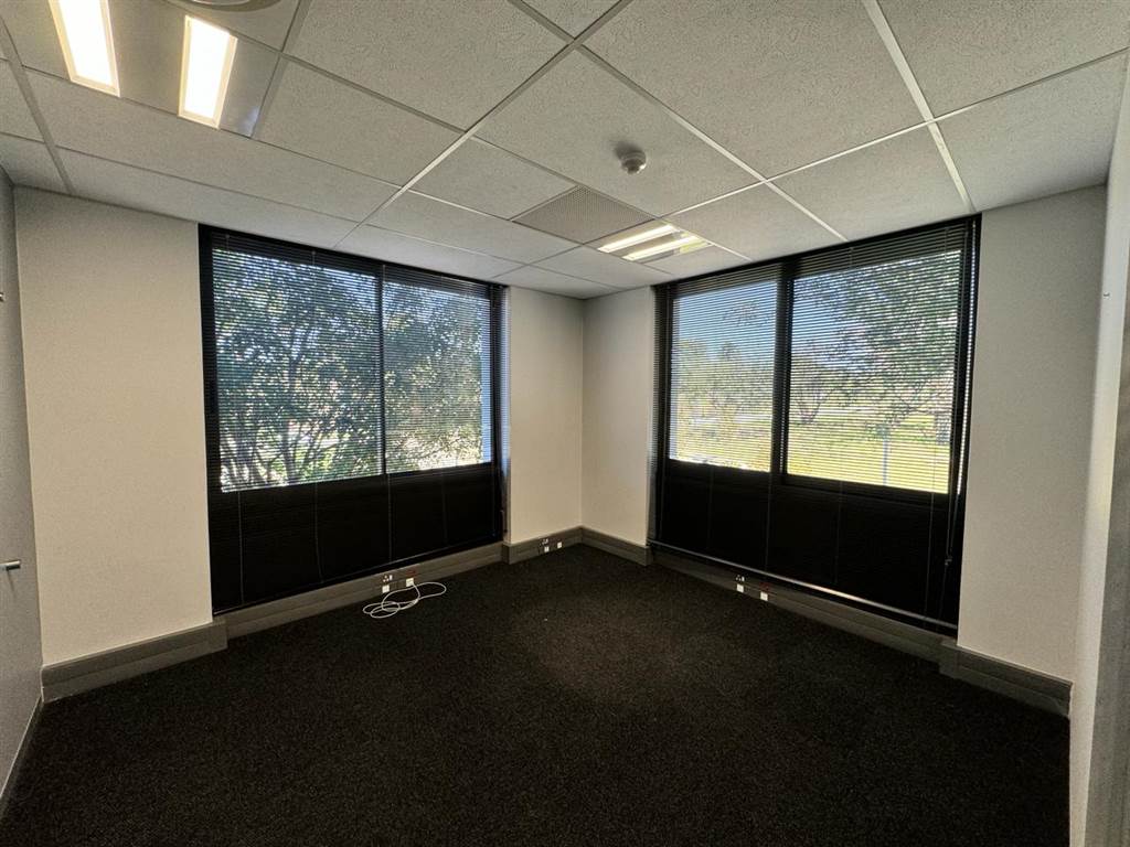 385  m² Commercial space in Fourways photo number 16