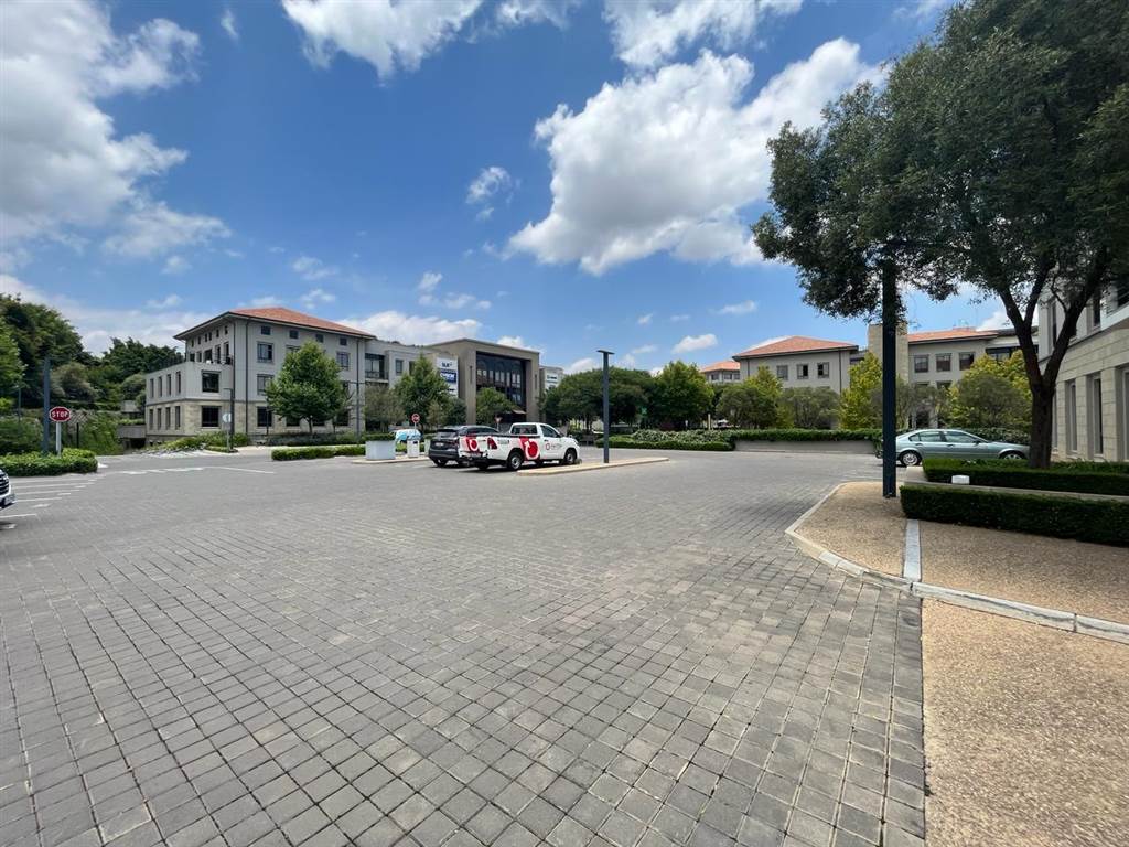 385  m² Commercial space in Fourways photo number 4