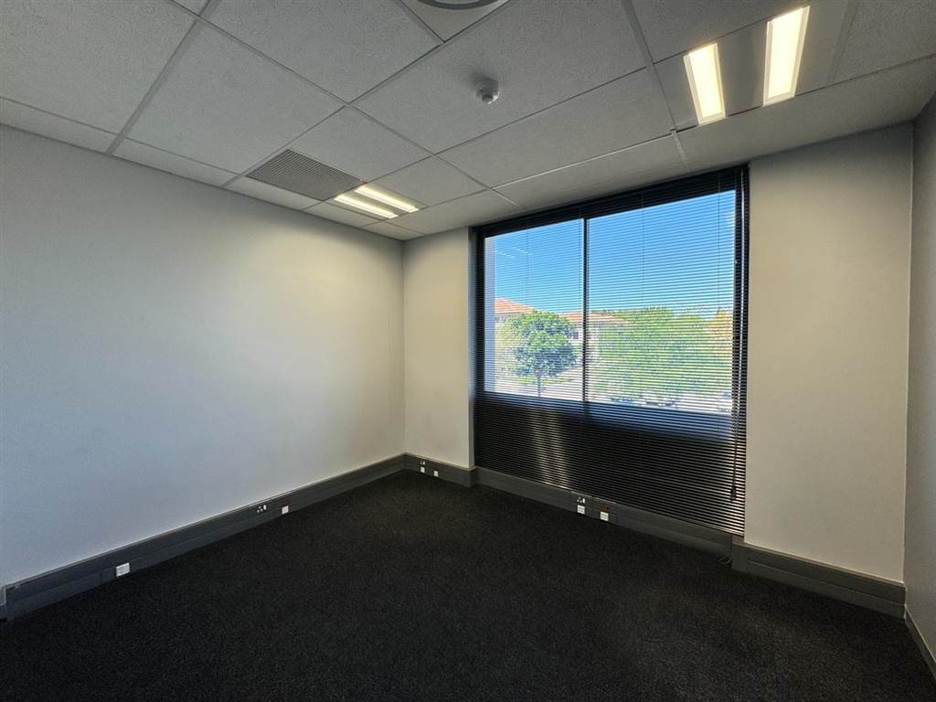 385  m² Commercial space in Fourways photo number 12