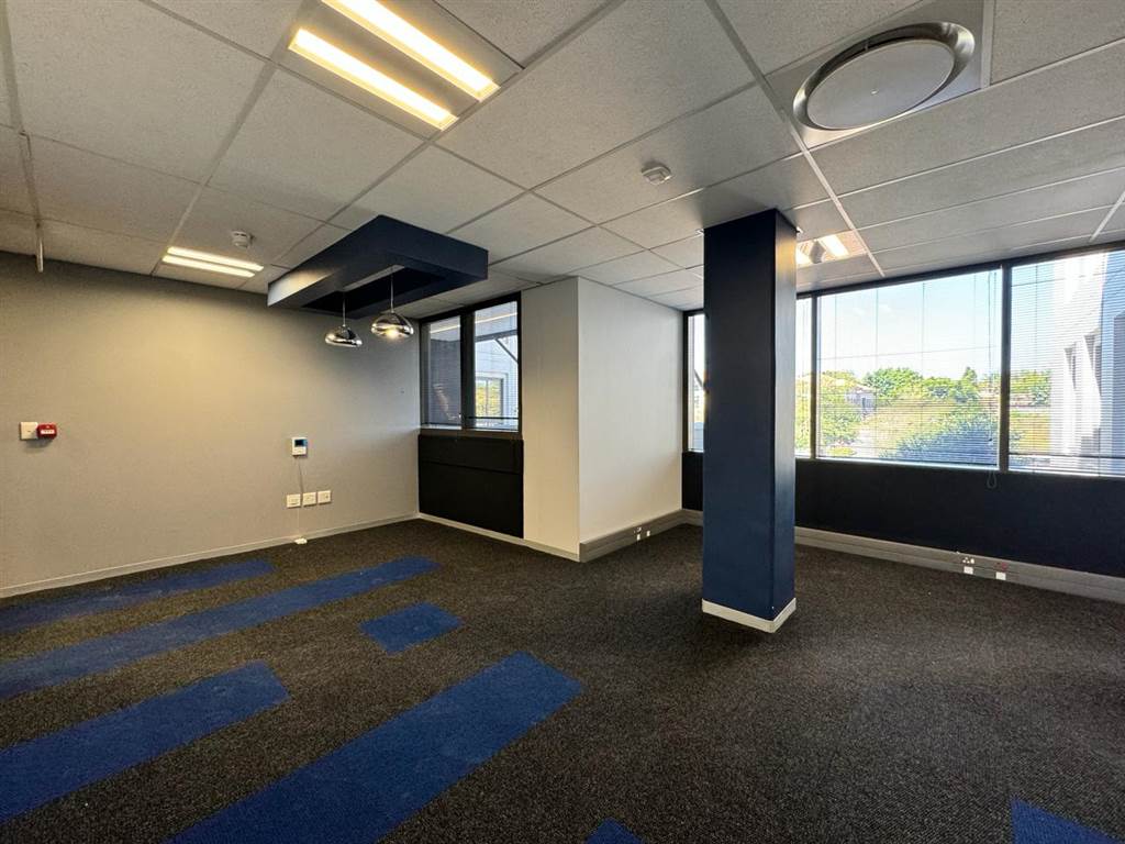385  m² Commercial space in Fourways photo number 15