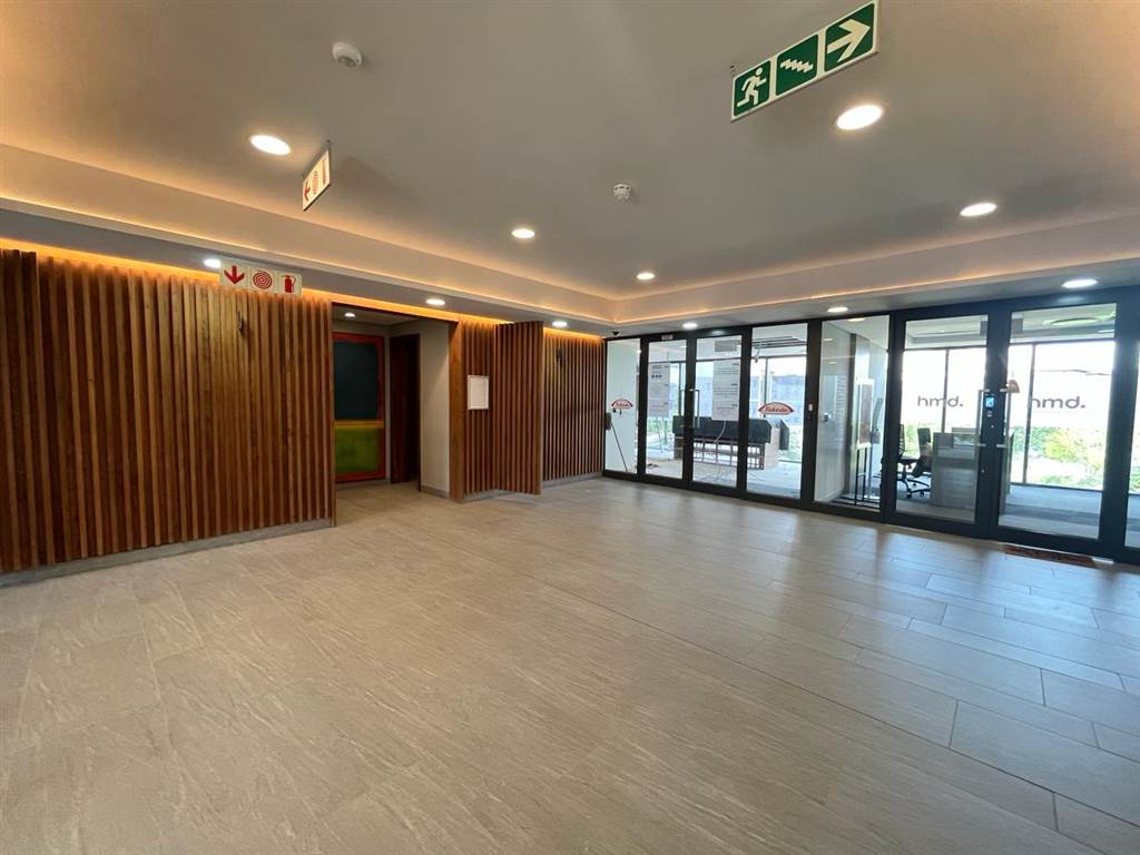 385  m² Commercial space in Fourways photo number 17