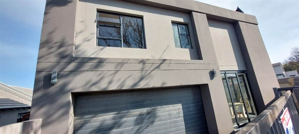 3 Bed Townhouse in Secunda photo number 16