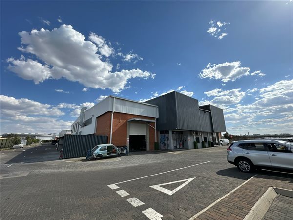 530  m² Industrial space