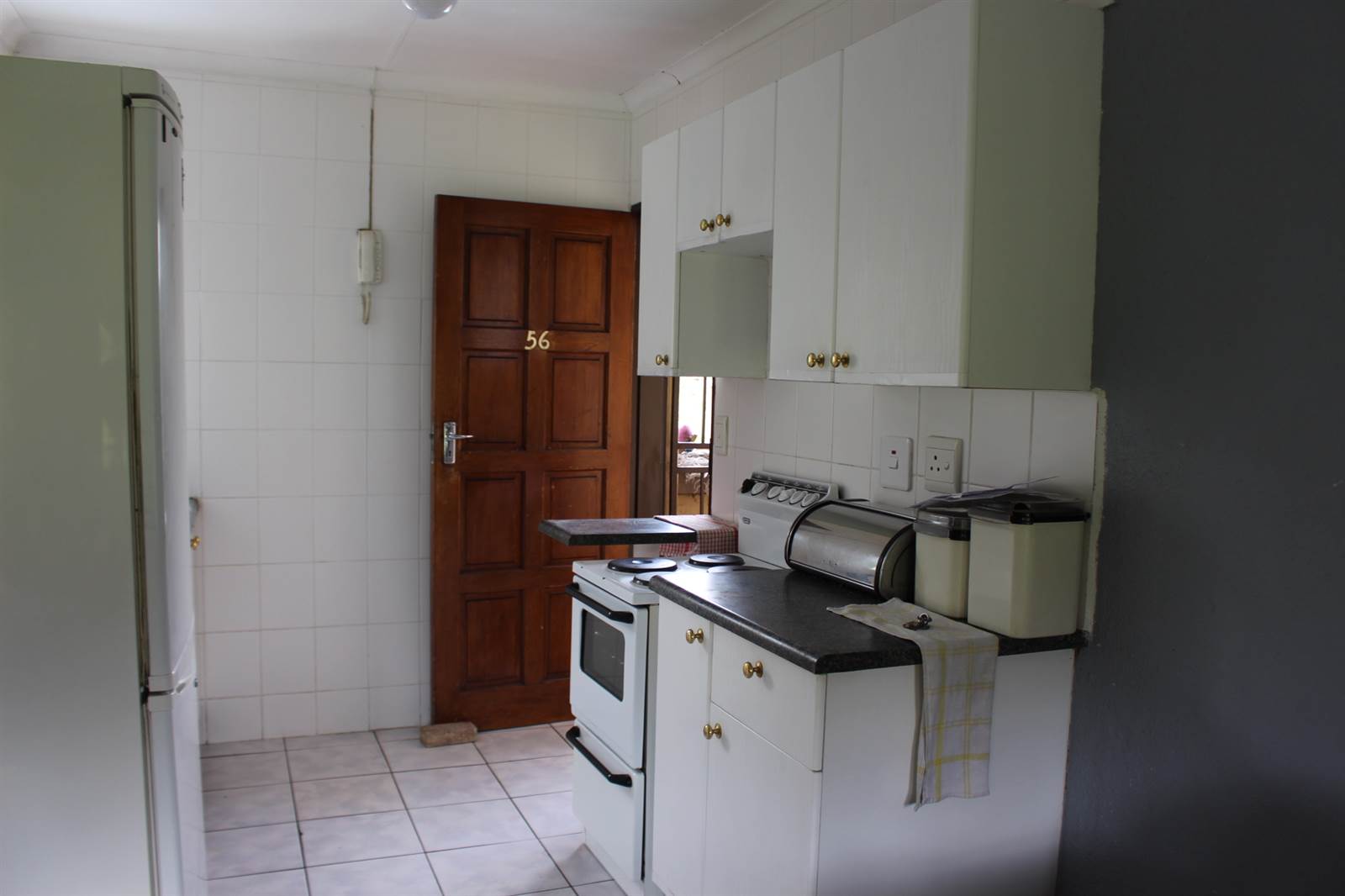 2 Bed House in Roodepoort West photo number 2