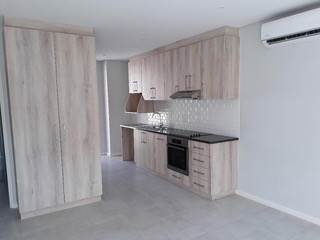 2 Bed Apartment in Paarl photo number 2