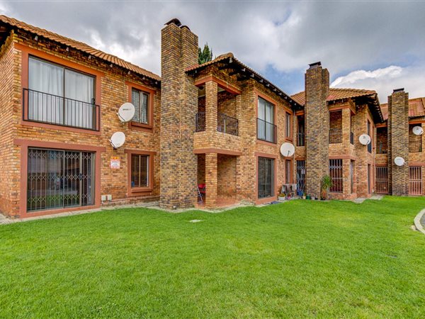 2 Bedroom Townhouse 2 Bedroom Townhouse