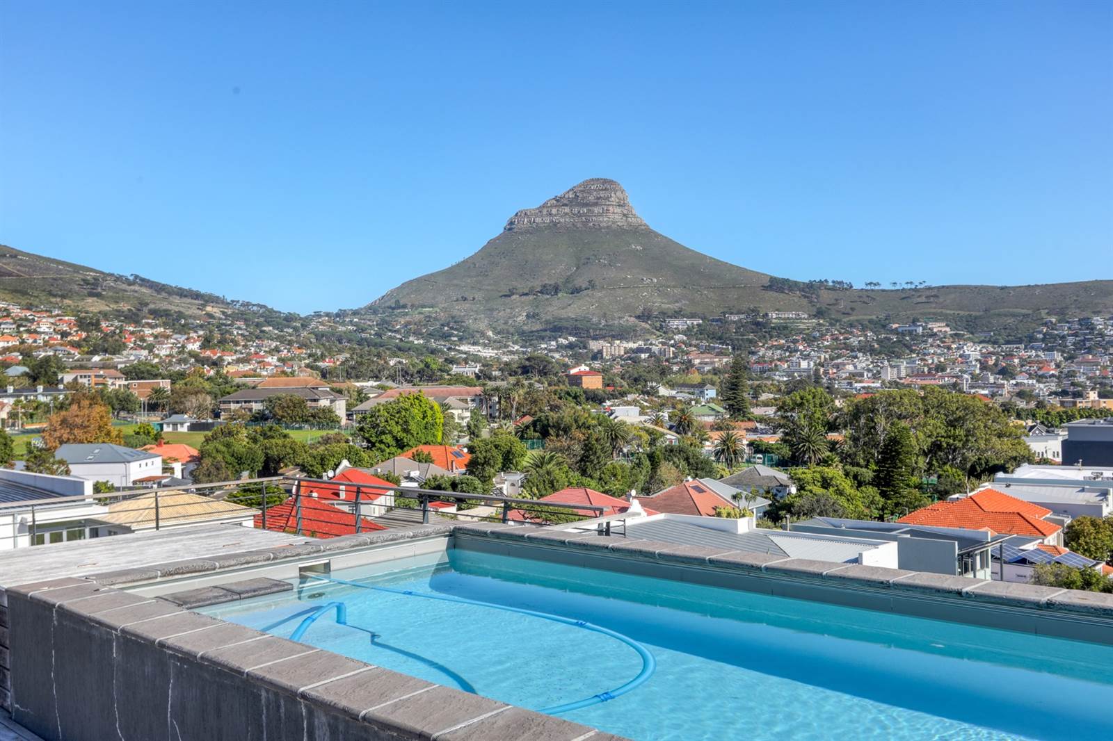 2 Bed Apartment in Vredehoek photo number 25