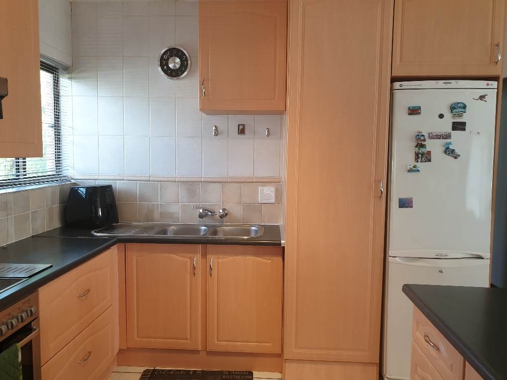 3 Bed Townhouse in Eastleigh photo number 5