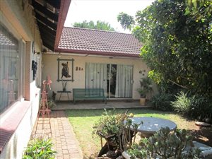 3 Bed House in Rhodesfield