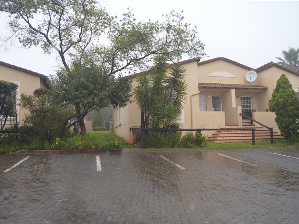 3 Bedroom Townhouse 3 Bedroom Townhouse