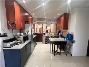 4 Bed House in Shallcross