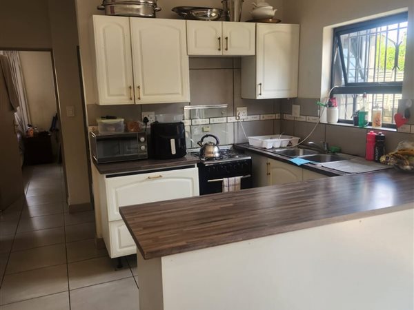 2 Bed Apartment in Edenvale