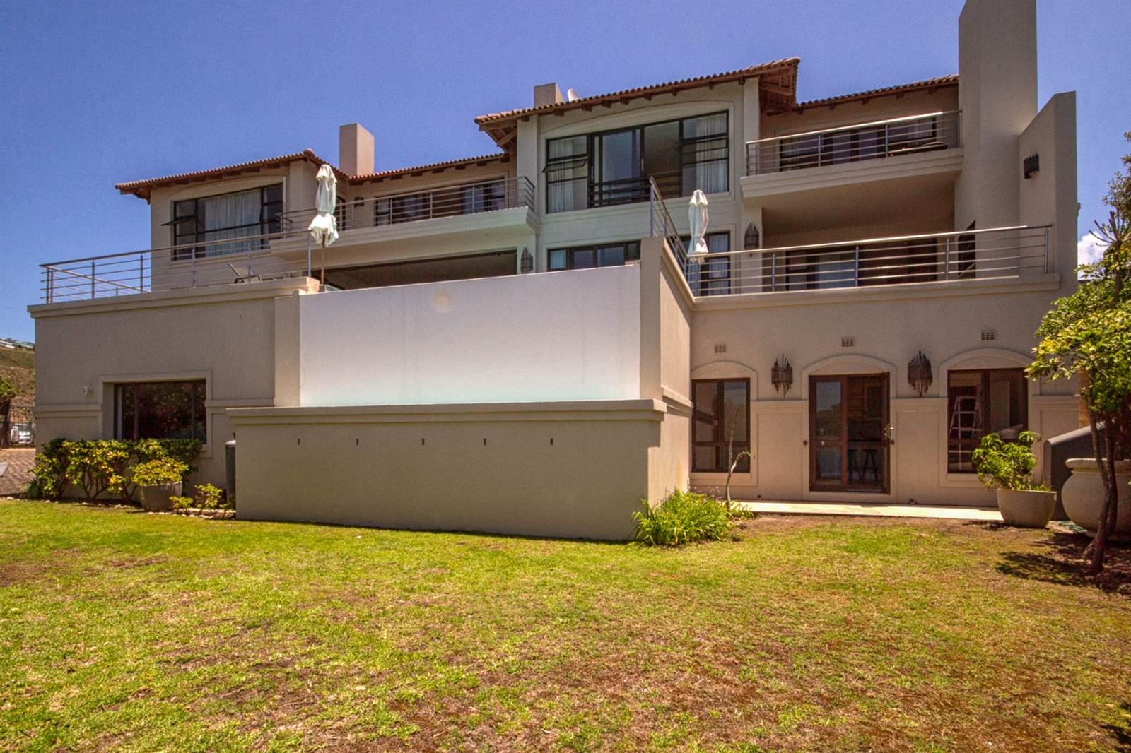6 Bed House in Robberg photo number 1