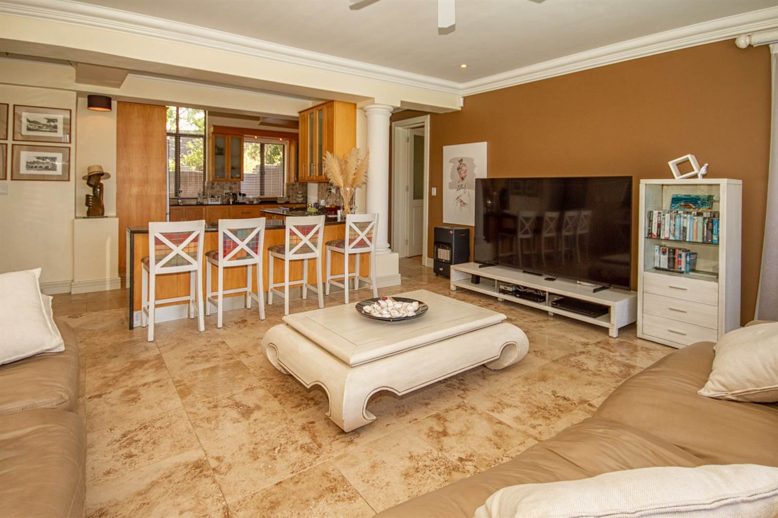 6 Bed House in Robberg photo number 8