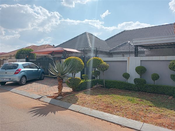 3 Bedroom House 3 Bedroom House