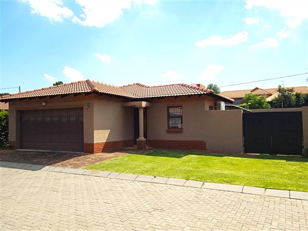 3 Bed House in Rietvalleirand