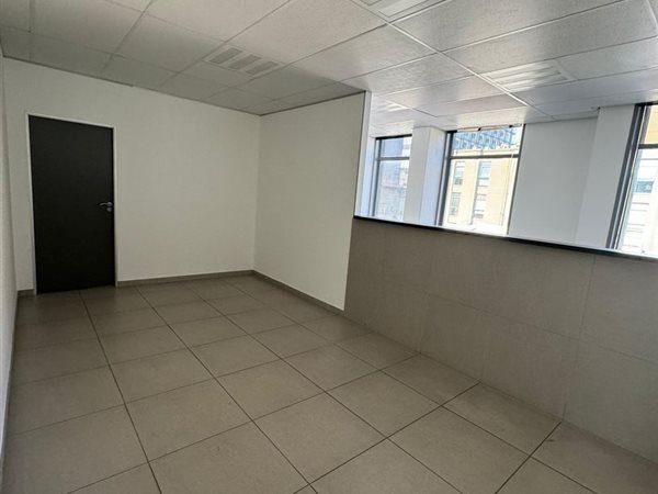 184  m² Office Space