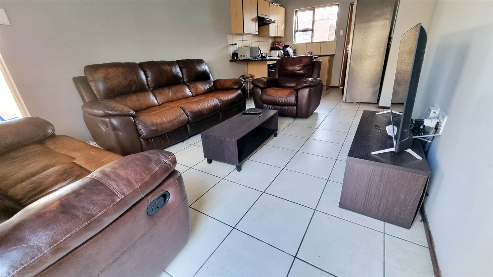 3 Bed House in Kyalami photo number 5