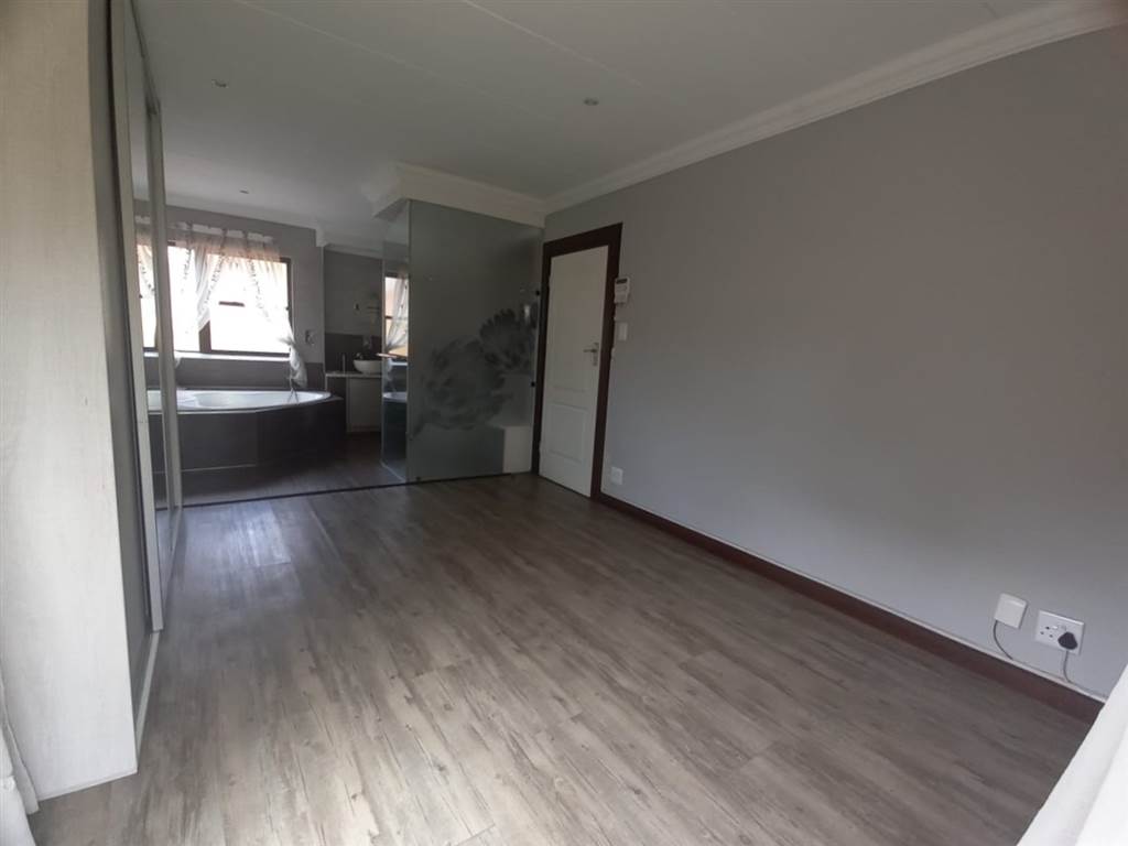 3 Bed House in Sasolburg photo number 13