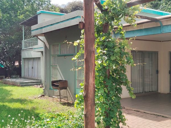 4 Bedroom House 4 Bedroom House
