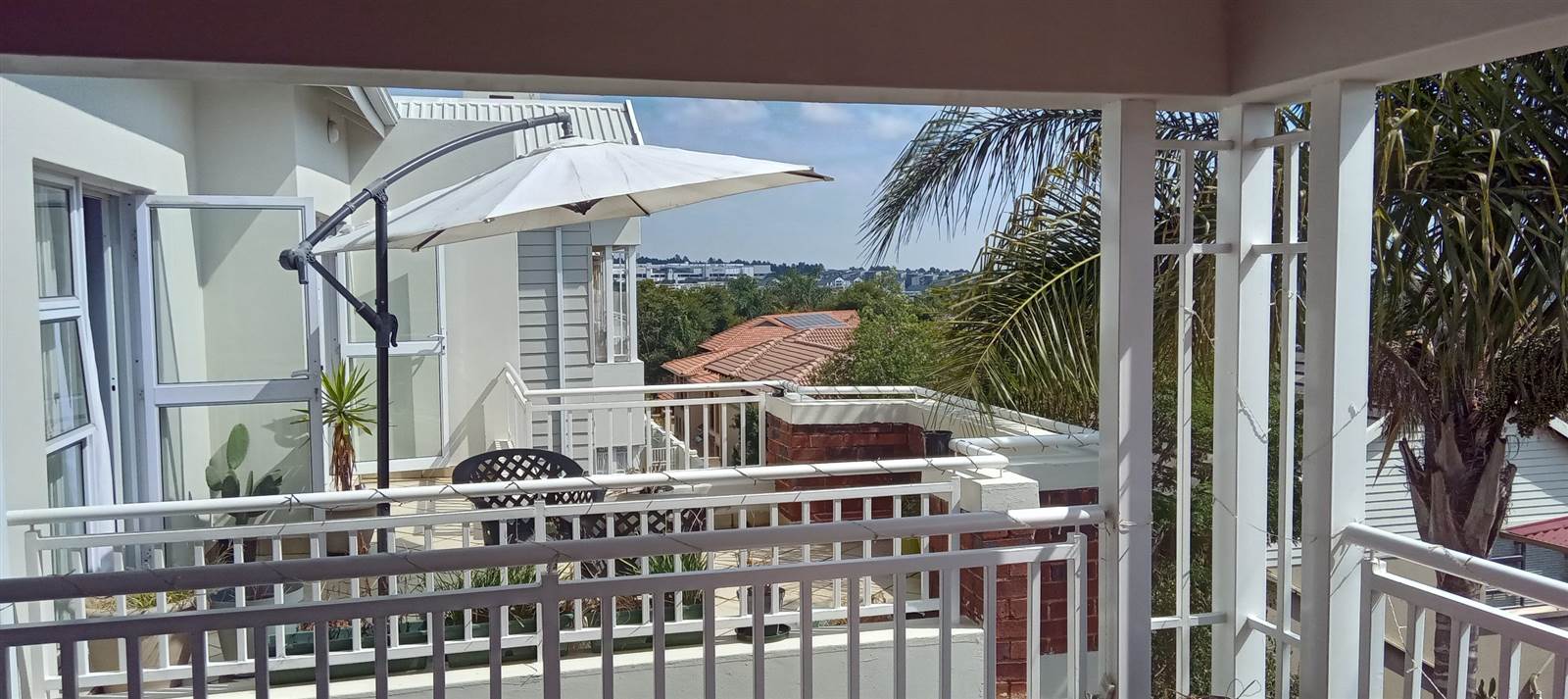 2 Bed Townhouse in Greenstone Hill photo number 25