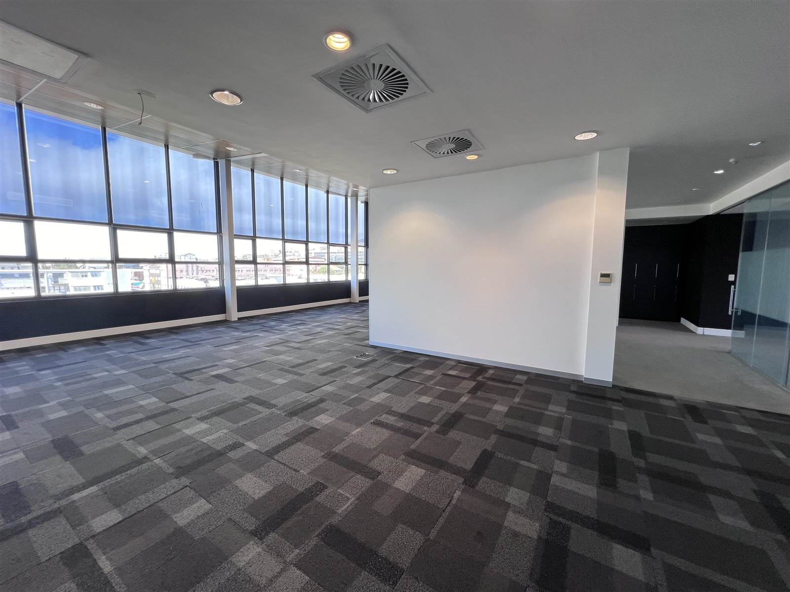 403  m² Commercial space in Woodstock photo number 9