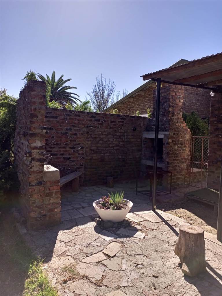4 Bed House in Graaff Reinet photo number 16