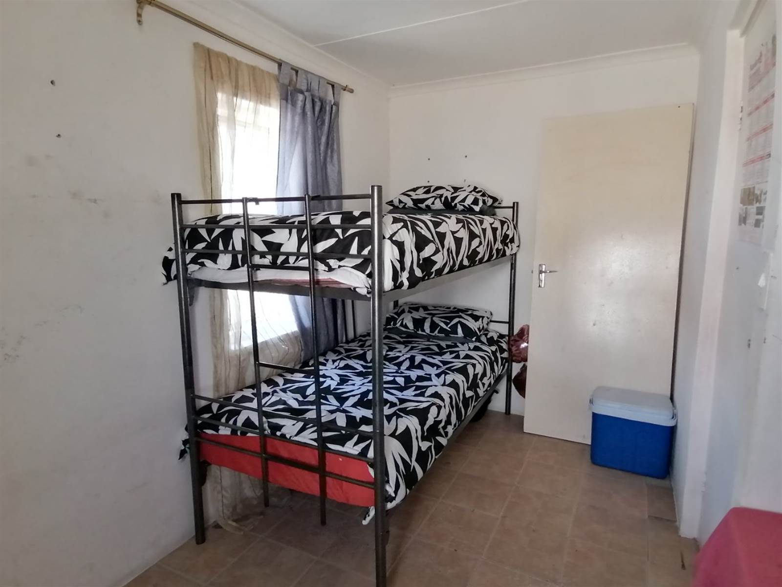 2 Bed House in Mitchells Plain photo number 7