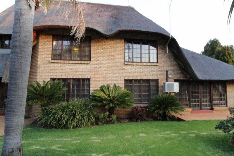 5 Bed House in Mooivallei Park photo number 5