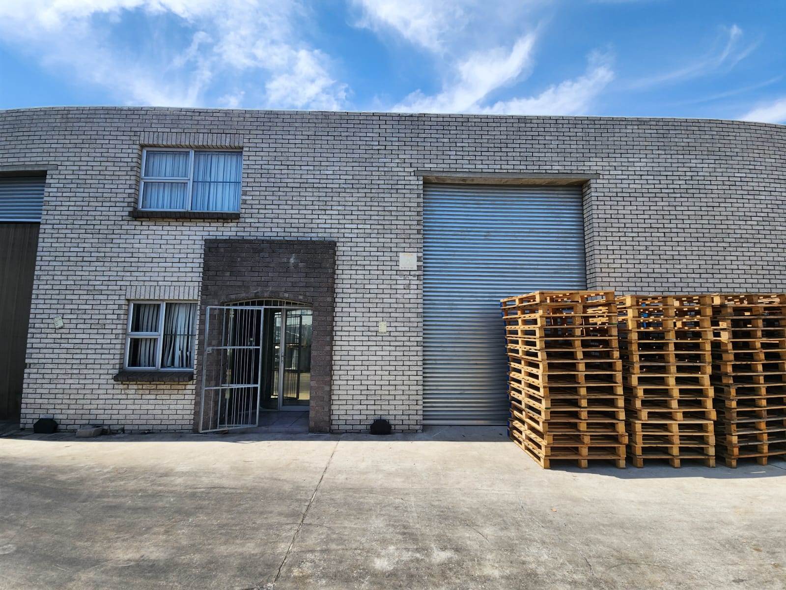 150  m² Industrial space in Killarney Gardens photo number 1