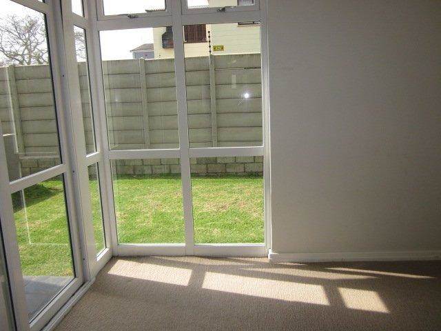 2 Bed Apartment in Walmer photo number 8